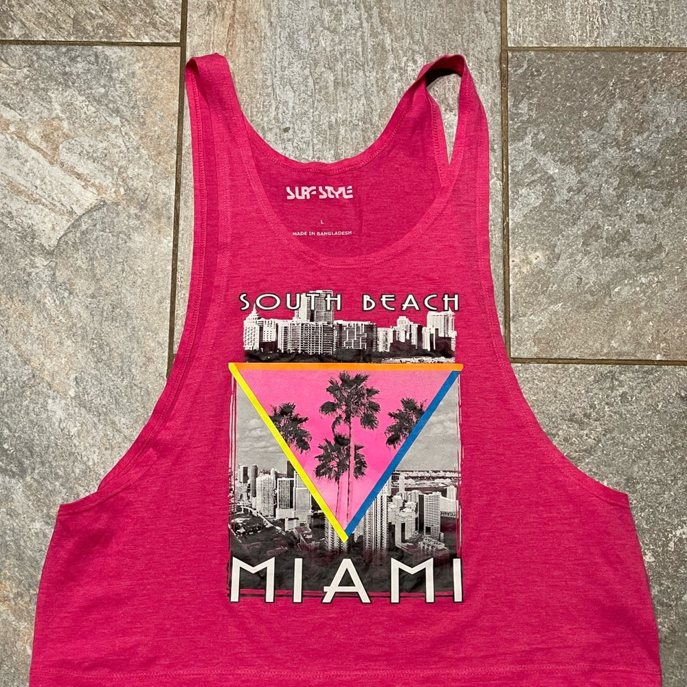 Surf Style Fuchsia Graphic Tank Top